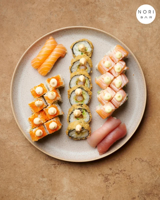 Mors dag er lige om hjørnet og vi er klar til at give jer en smagsoplevelse med ALL YOU CAN EAT sushi for enhver smag 😍🍣

Vi har ledige borde og du kan booke via linket i vores bio 

#noribar #aarhus #århus #denmark #danmark #dansk #sushi #food #foodporn #nigiri #allyoucaneat #restaurant #takeaway